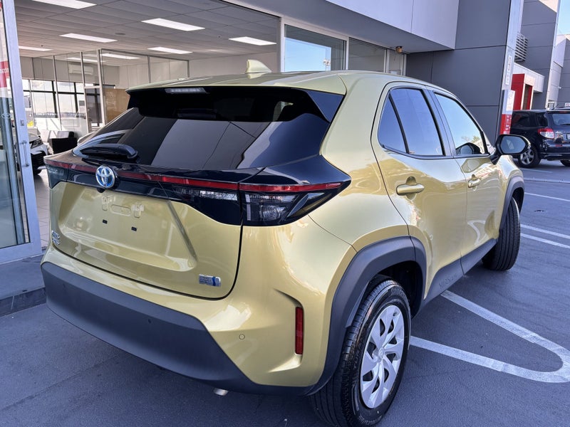 2022 Toyota Yaris Cross 1.5 Hybrid X image 3