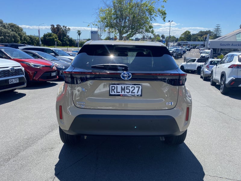 2022 Toyota Yaris Cross 1.5 Hybrid X SUV image 3