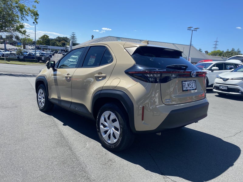 2022 Toyota Yaris Cross 1.5 Hybrid X SUV image 4