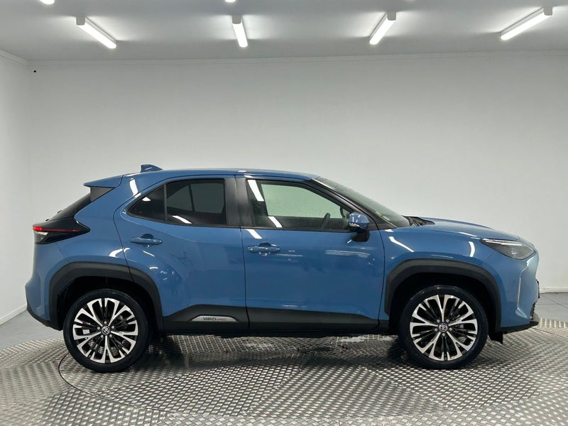 2022 Toyota Yaris Cross 1.5 Hybrid Z image 2