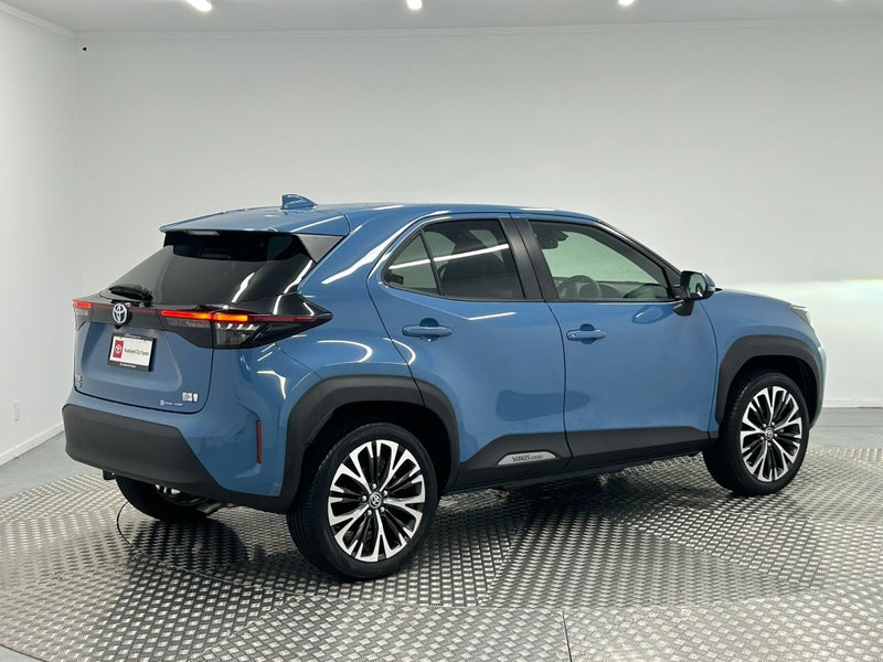 2022 Toyota Yaris Cross 1.5 Hybrid Z image 3