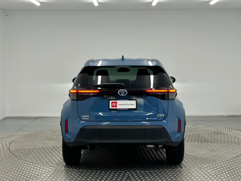 2022 Toyota Yaris Cross 1.5 Hybrid Z image 4