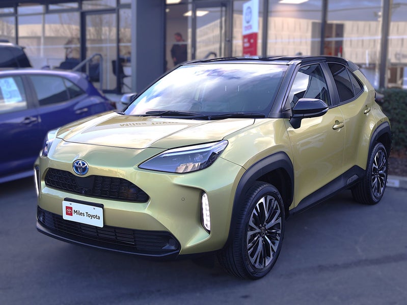 2022 Toyota Yaris Cross 1.5 Hybrid Z image 3