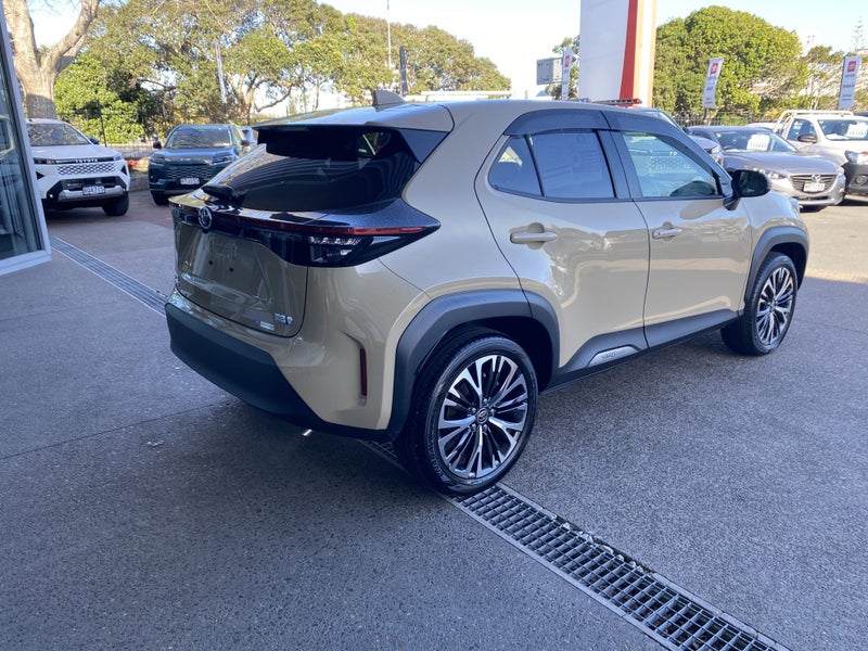 2022 Toyota Yaris Cross 1.5 Hybrid Z image 2