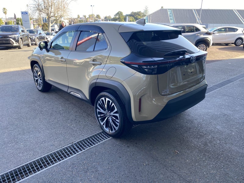 2022 Toyota Yaris Cross 1.5 Hybrid Z image 5