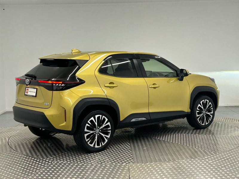 2022 Toyota Yaris Cross 1.5 Hybrid Z image 3