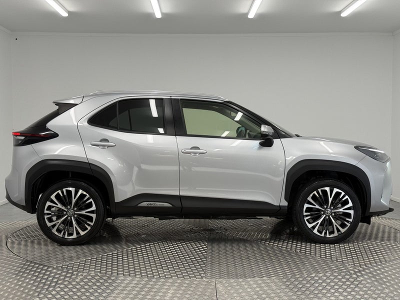 2022 Toyota Yaris Cross 1.5 Hybrid Z 4WD image 2