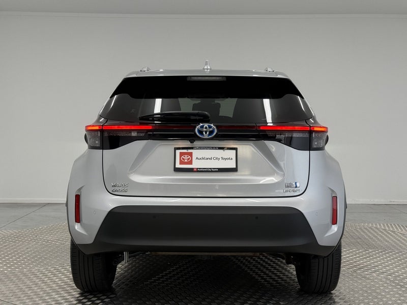 2022 Toyota Yaris Cross 1.5 Hybrid Z 4WD image 4