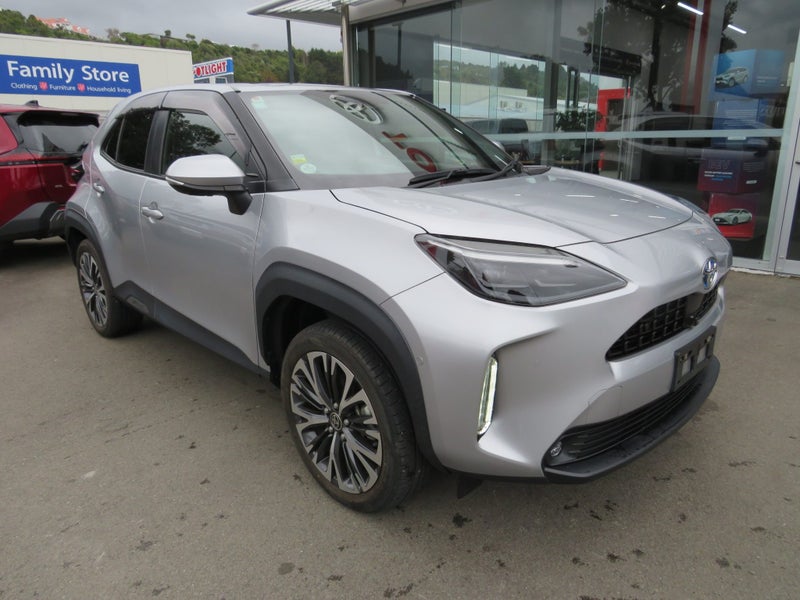 2022 Toyota Yaris Cross 1.5 Hybrid Z 4WD 5 Dr S... image 2