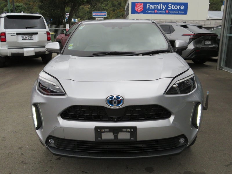 2022 Toyota Yaris Cross 1.5 Hybrid Z 4WD 5 Dr S... image 3