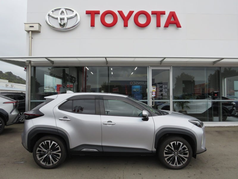 2022 Toyota Yaris Cross 1.5 Hybrid Z 4WD 5 Dr S... image 4