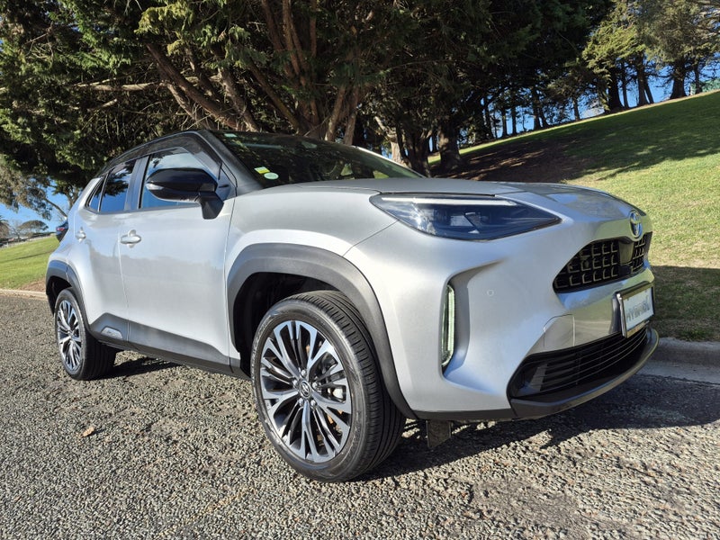 2022 Toyota Yaris Cross 1.5 Hybrid Z 5 Dr SUV C... image 3