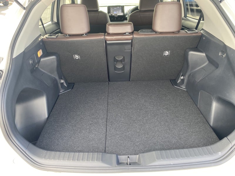 2022 Toyota Yaris Cross 1.5 Hybrid Z image 4