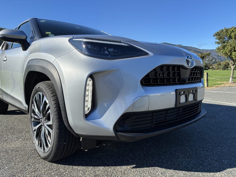 2022 Toyota Yaris Cross 1.5 Hybrid Z image 3