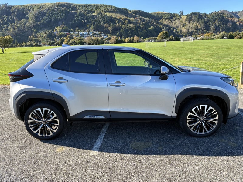 2022 Toyota Yaris Cross 1.5 Hybrid Z image 5