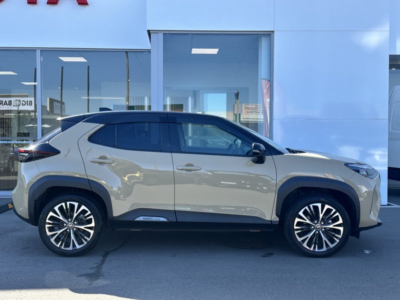 2022 Toyota Yaris Cross 1.5 Hybrid Z Auto image 2