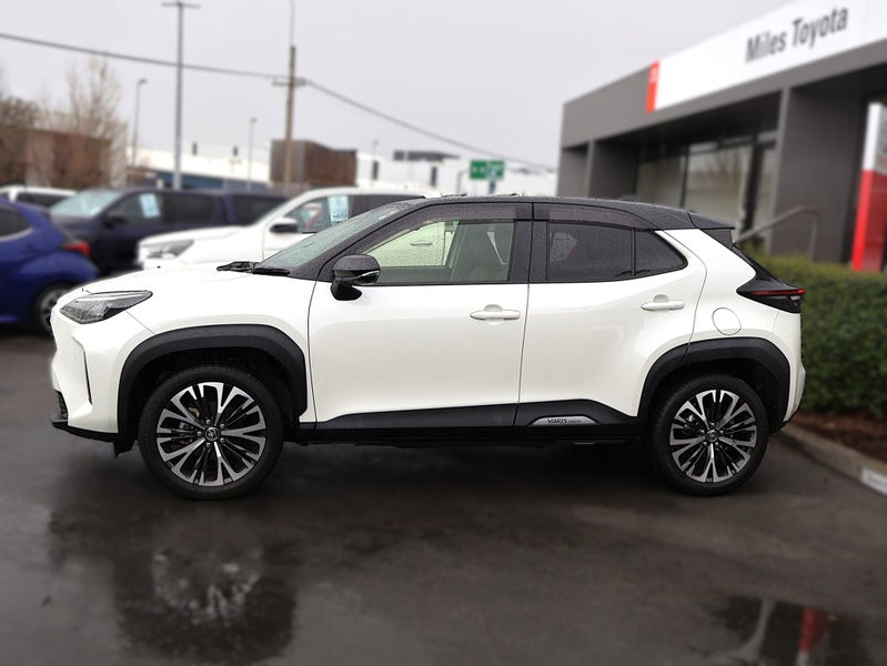 2022 Toyota Yaris Cross 1.5 Hybrid Z, High Spec... image 4