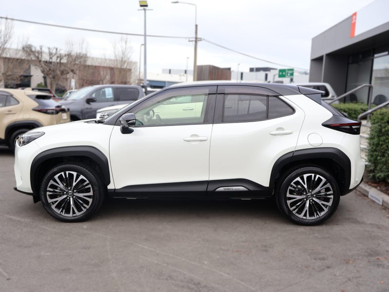 2022 Toyota Yaris Cross 1.5 Hybrid Z, Leather image 4