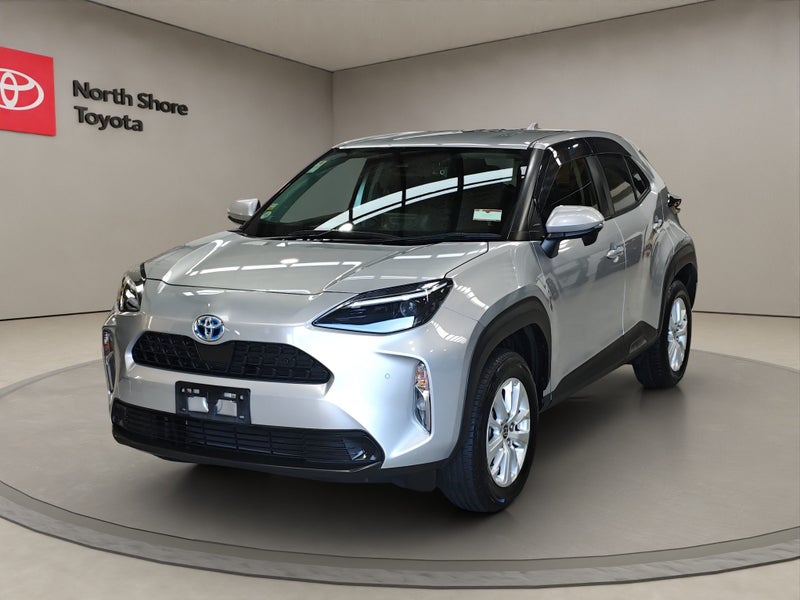 2022 Toyota Yaris Cross 1.5L Hybrid G 4WD SUV image 3