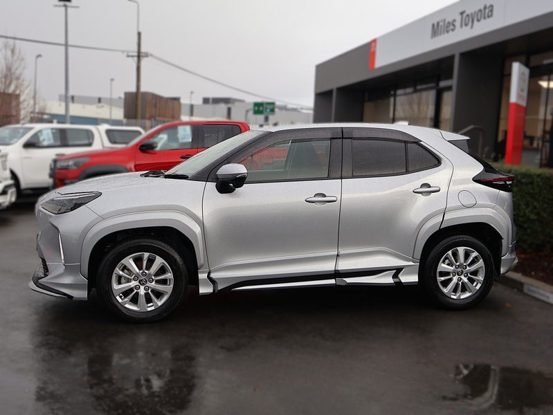 2022 Toyota Yaris Cross Cross 1.5 Hybrid G SUV... image 4