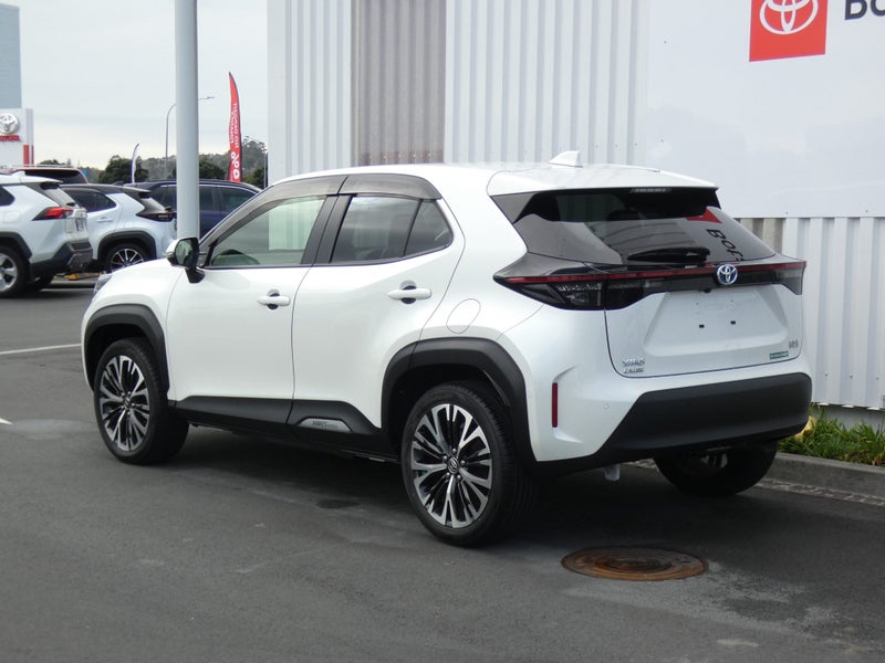 2022 Toyota Yaris Cross Cross 1.5 Hybrid Z 5 Dr... image 5