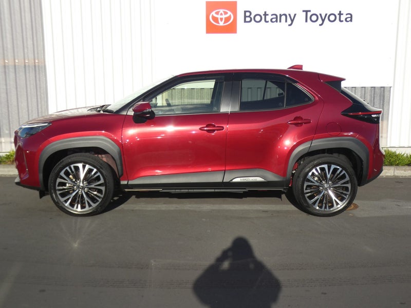 2022 Toyota Yaris Cross Cross 1.5 Hybrid Z 5 Dr... image 4