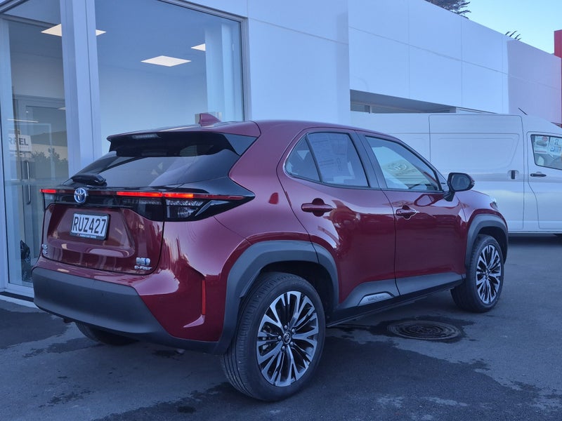 2022 Toyota Yaris Cross Cross 1.5P HYBRID Z AWD image 3
