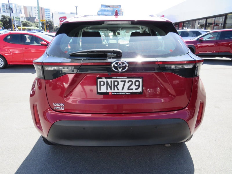 2022 Toyota Yaris Cross GX 1.5 Petrol CVT FWD SUV image 5