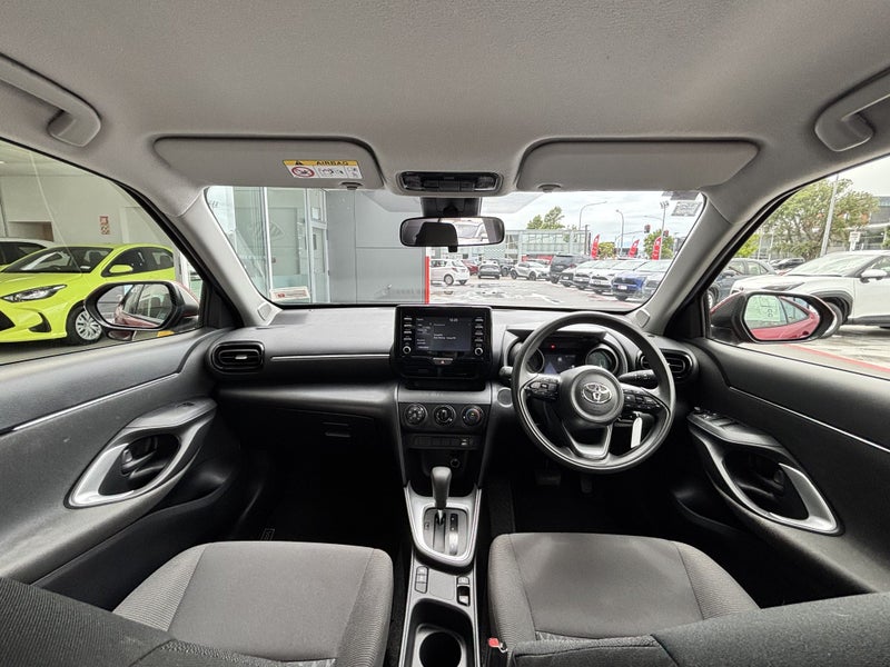 2022 Toyota Yaris Cross GX 1.5 PETROL ECONOMICA... image 2