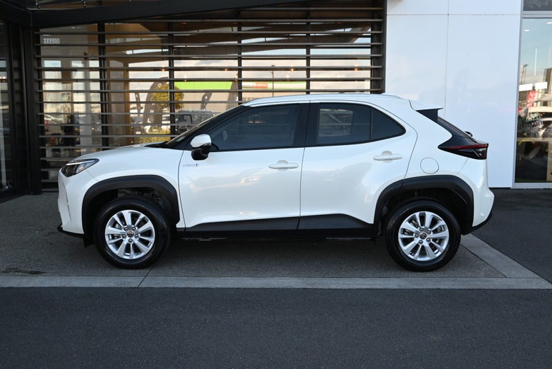 2022 Toyota Yaris Cross GX 1.5 Petrol Hybrid FW... image 3