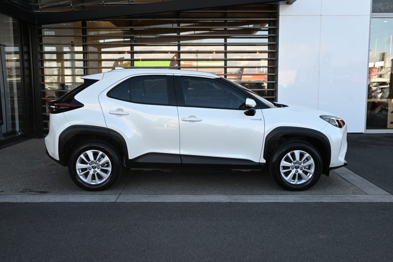 2022 Toyota Yaris Cross GX 1.5 Petrol Hybrid FW... image 5