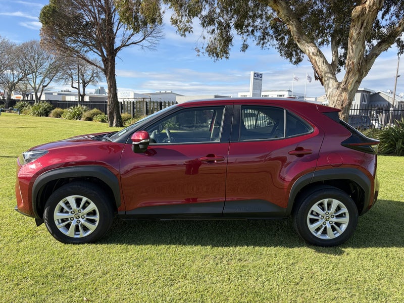 2022 Toyota Yaris Cross GX 1.5P CVT Automatic SUV image 5