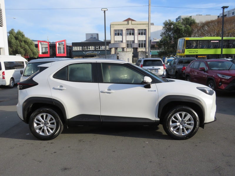 2022 Toyota Yaris Cross GX 1.5P HV ECVT FWD SUV image 3