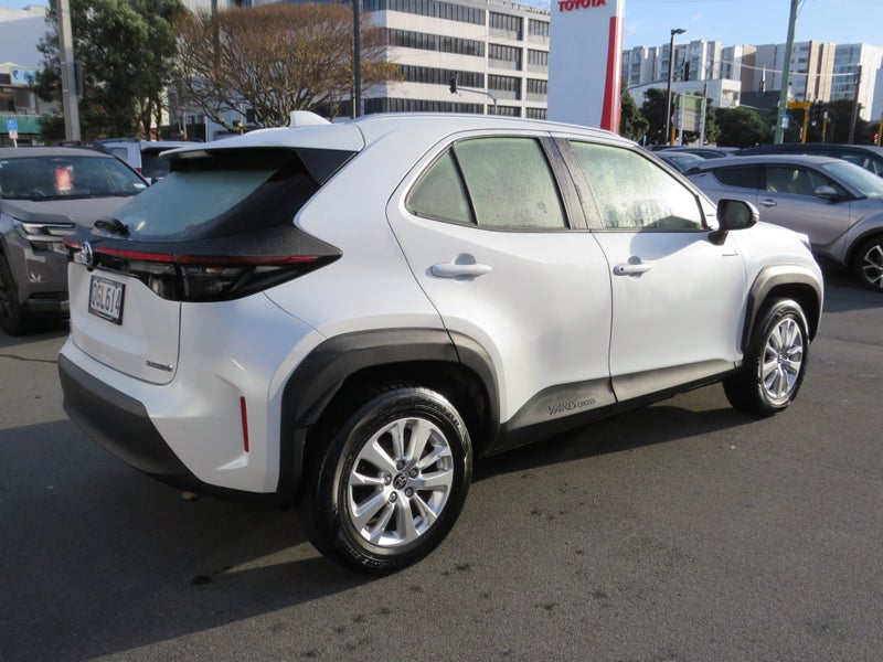 2022 Toyota Yaris Cross GX 1.5P HV ECVT FWD SUV image 4