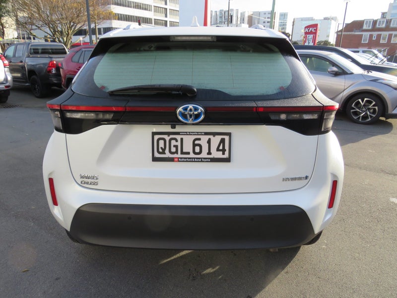 2022 Toyota Yaris Cross GX 1.5P HV ECVT FWD SUV image 5