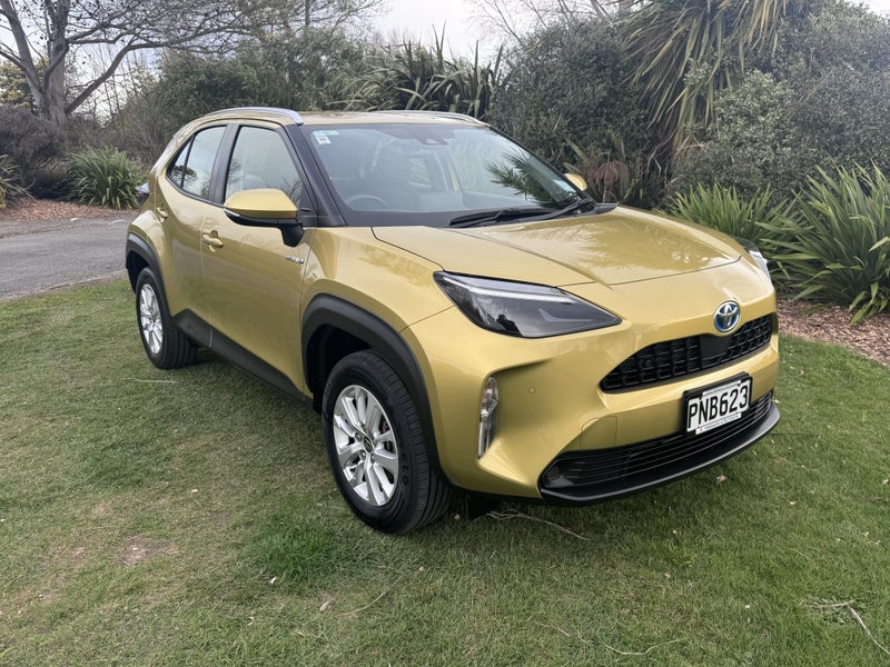 2022 Toyota Yaris Cross GX 1.5P Hybrid FWD Auto... image 3