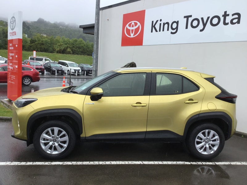 2022 Toyota Yaris Cross GX 1.5P HYBRID SUV image 2