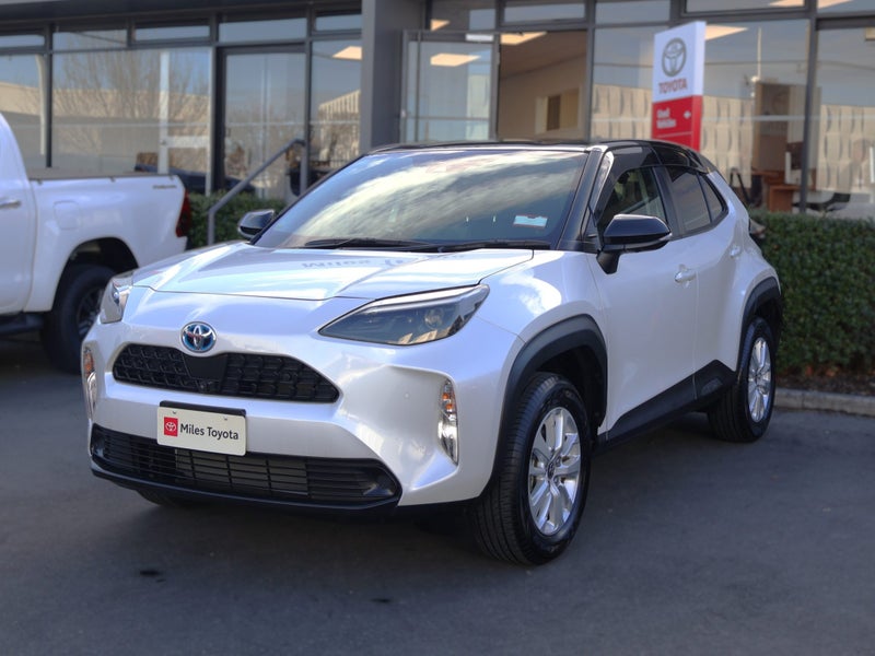 2022 Toyota Yaris Cross Hybrid G, Push Start image 3