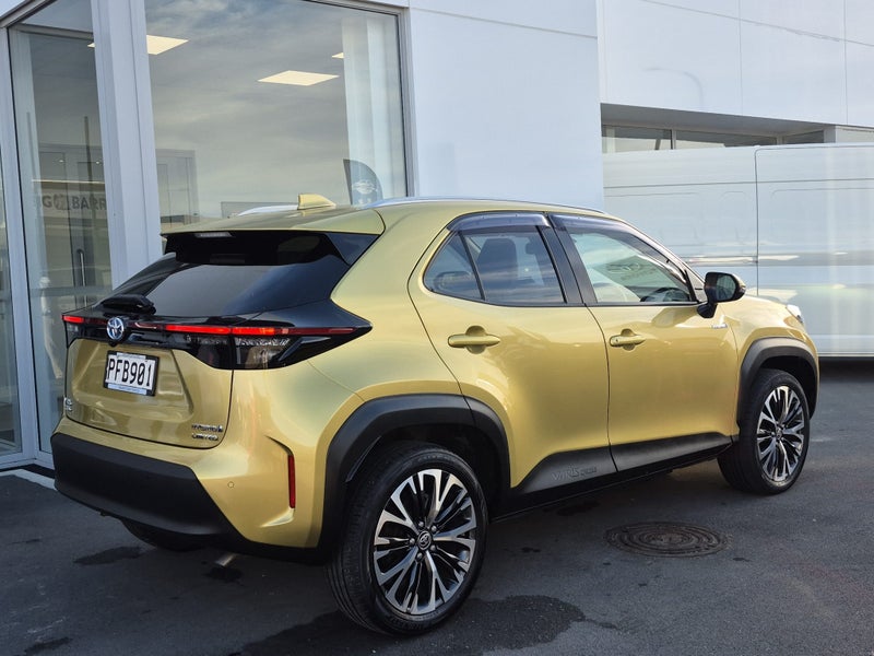 2022 Toyota Yaris Cross Limited 1.5P HYBRID image 3