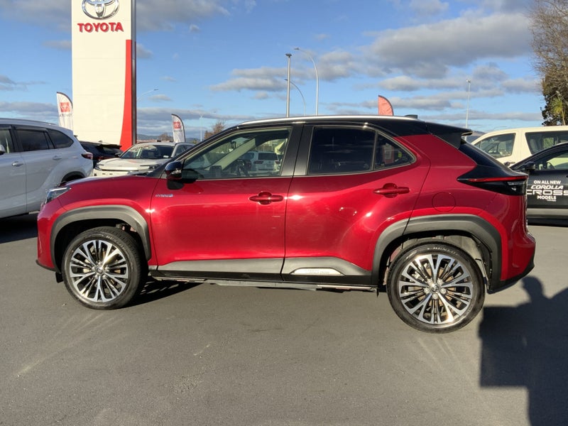 2022 Toyota Yaris Cross Limited - One private o... image 4