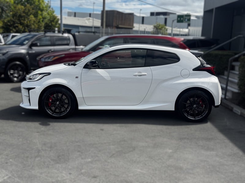2022 Toyota Yaris GR 1.6LPT 6MT AWD HB/3D/4S image 4