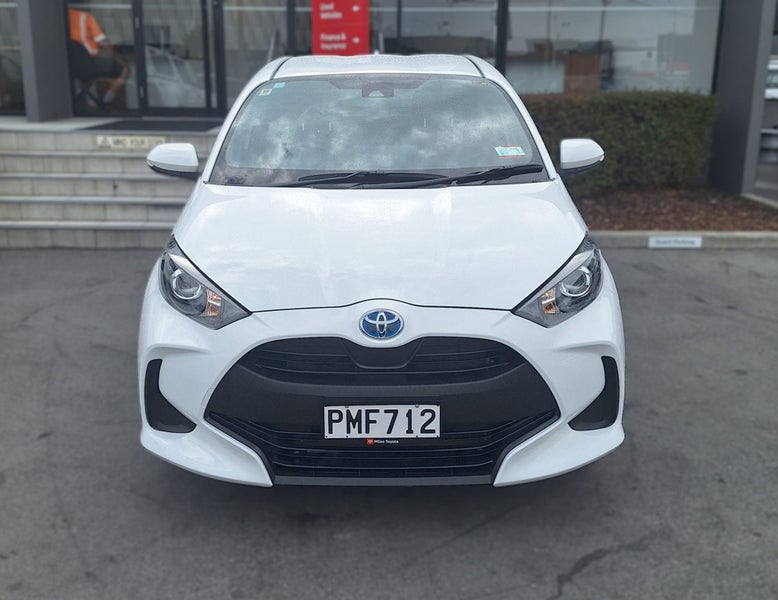 2022 Toyota Yaris GX 1.5 Hybrid image 2