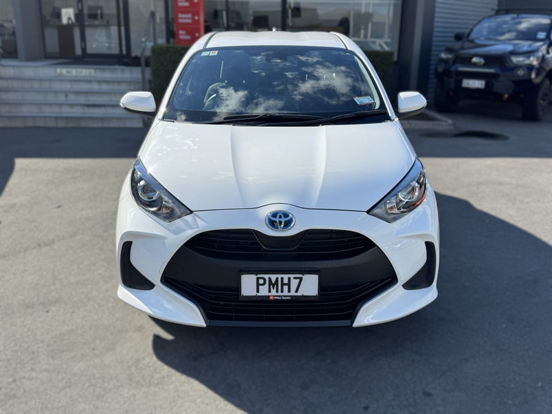 2022 Toyota Yaris GX 1.5 Hybrid 2 Wheel drive image 2