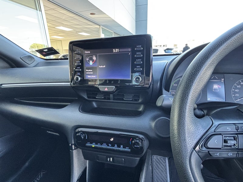 2022 Toyota Yaris GX 1.5 HYBRID ECONOMICAL HATCH image 4