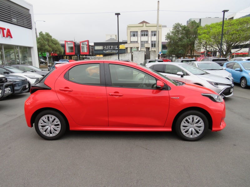 2022 Toyota Yaris GX 1.5 Hybrid GX image 3