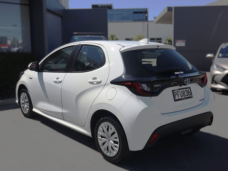 2022 Toyota Yaris GX 1.5 Hybrid Hatch 2 Wheel d... image 5