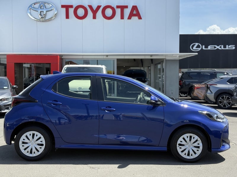 2022 Toyota Yaris GX 1.5 Petrol CVT FWD image 3