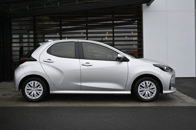 2022 Toyota Yaris GX 1.5 Petrol FWD Hatchback image 5