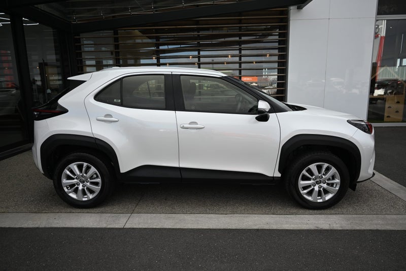 2022 Toyota Yaris GX 1.5 Petrol FWD SUV image 5