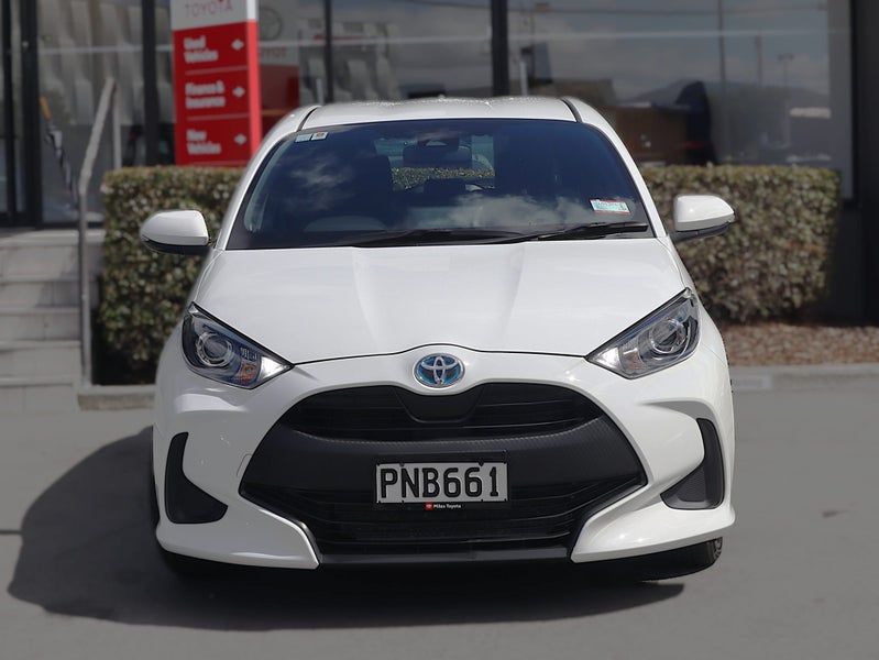 2022 Toyota Yaris GX 1.5 Petrol Hybrid image 2